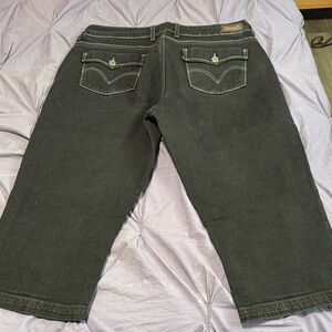 Levi's Women's Black Capris